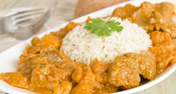 Recept za pileći curry koji se priprema jednostavno i brzo u samo jednom loncu